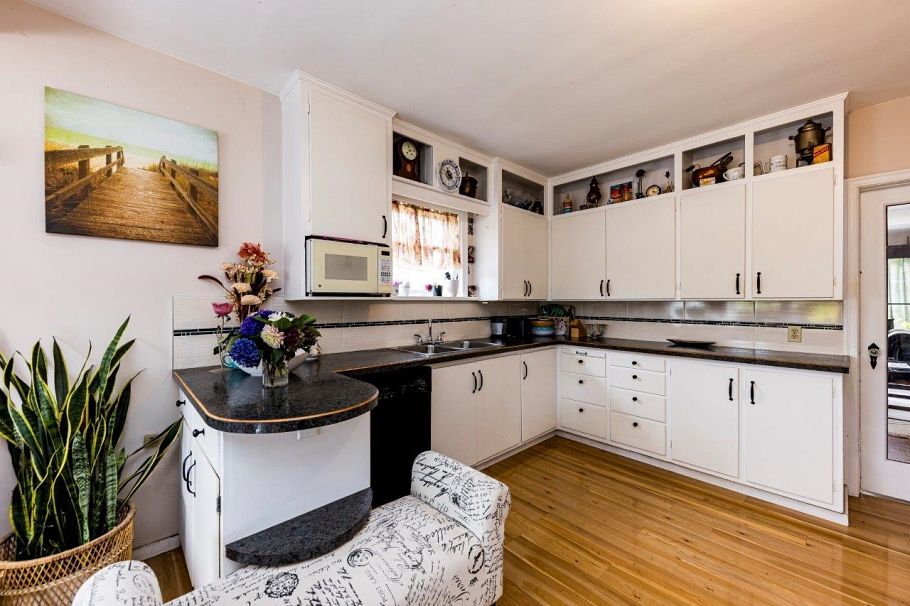 2057 Mahon Avenue North Vancouver, BC - 6