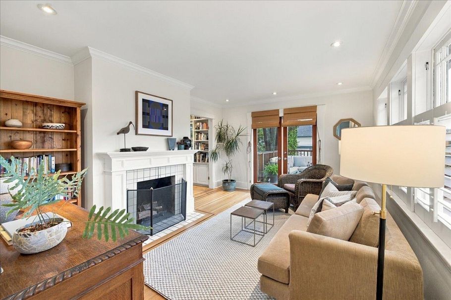 706 W 24th Avenue Vancouver, BC - 5