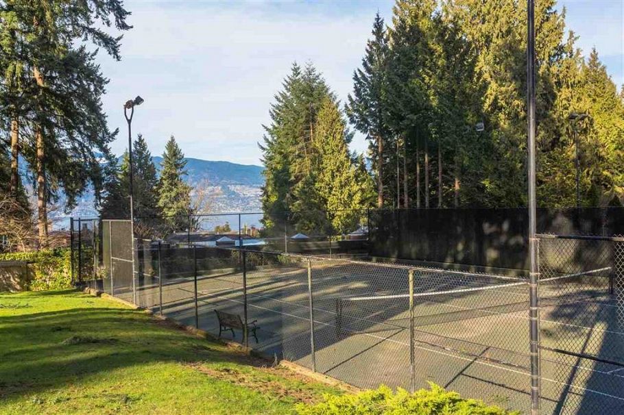 4777 W 2nd Avenue Vancouver, BC - 8