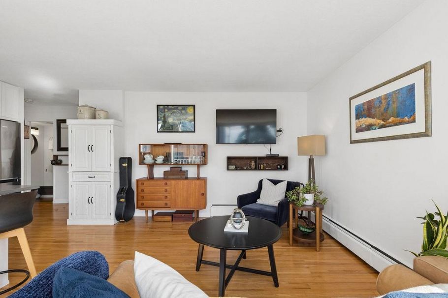 607 1250 Burnaby Street Vancouver, BC - 4