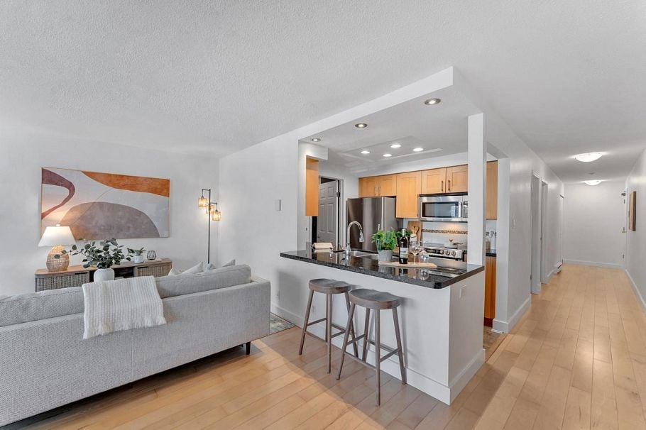 101 2412 Alder Street Vancouver, BC - 4