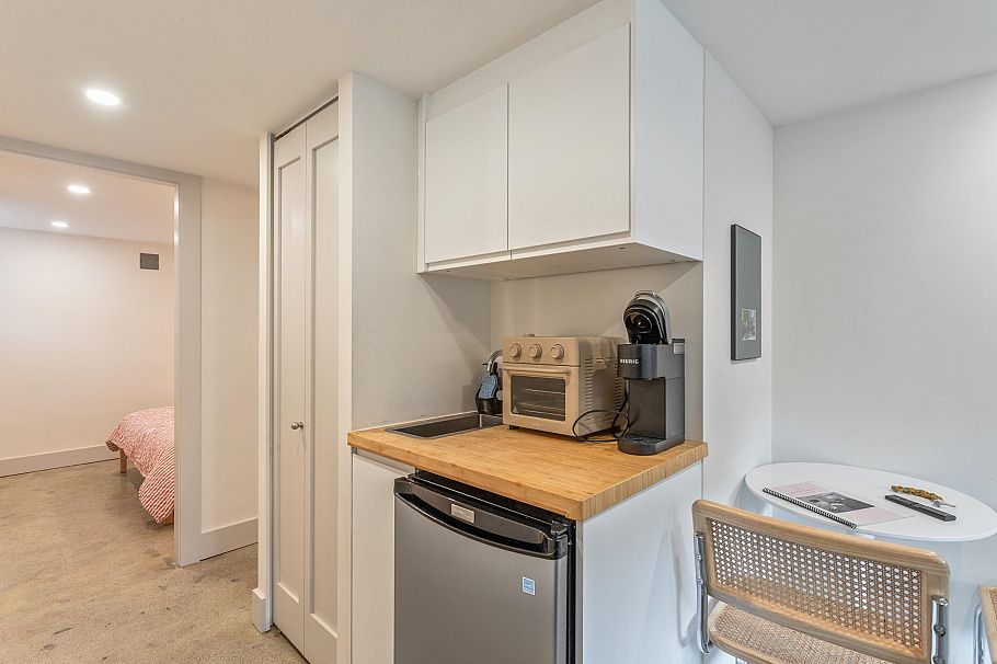 1444 Lakewood Drive Vancouver, BC - 23