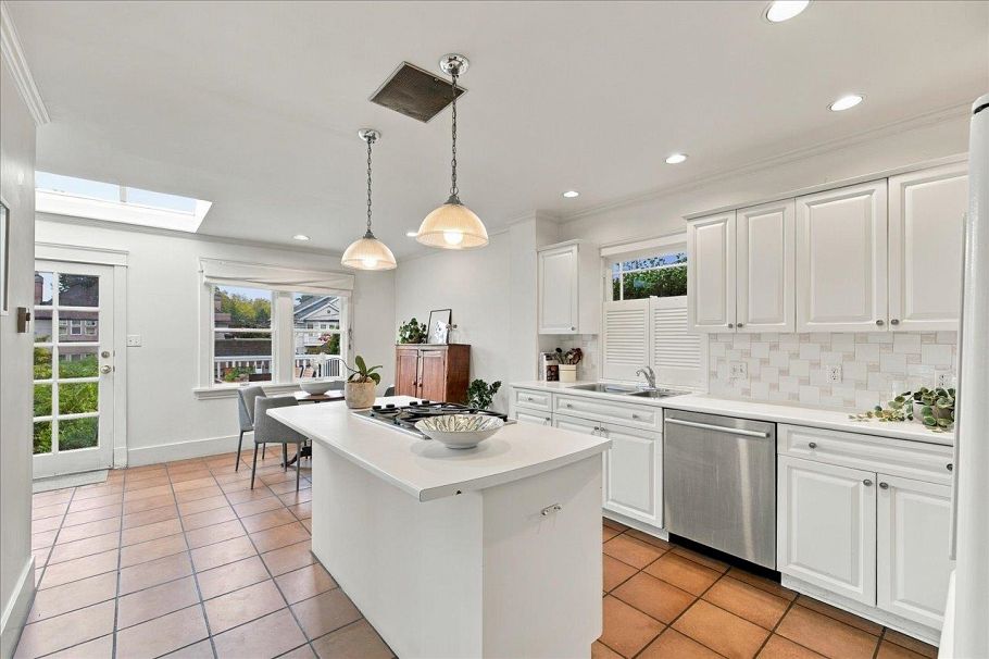 706 W 24th Avenue Vancouver, BC - 14