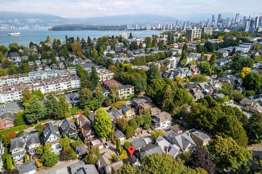 2645 W 6th Avenue Vancouver, BC - 8
