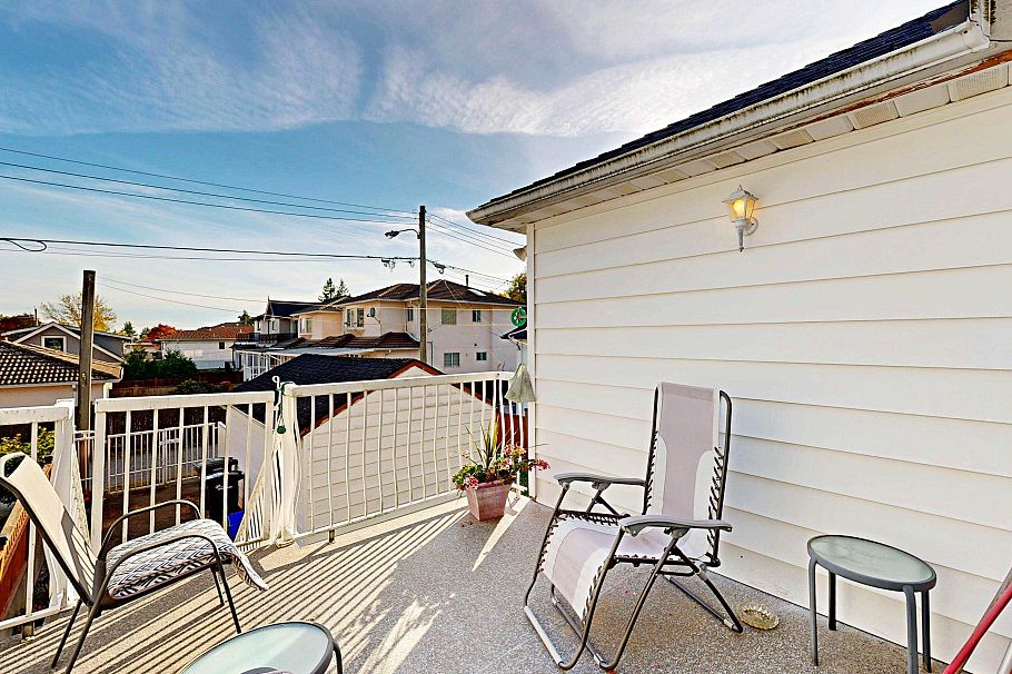 1222 E 51st Avenue Vancouver, BC - 21