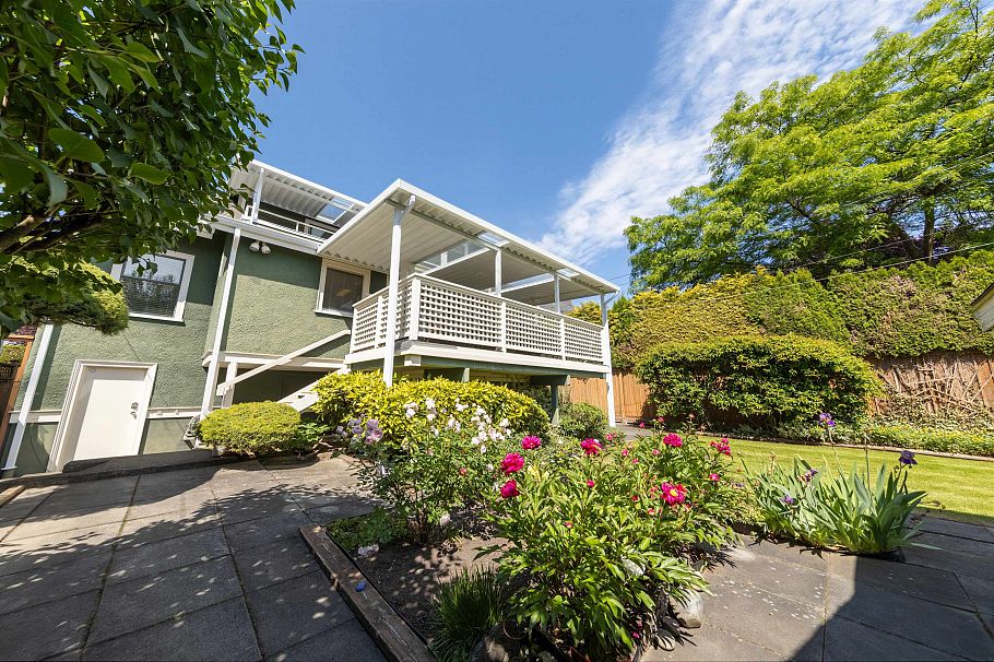 1986 W 43rd Avenue Vancouver, BC - 25