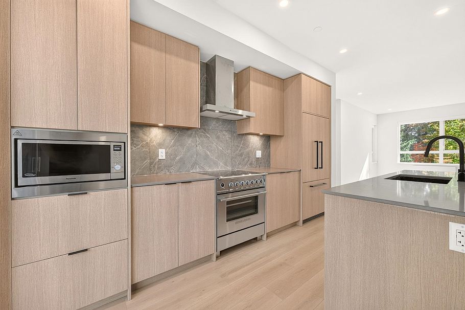 103 934 Lytton Street North Vancouver, BC - 3