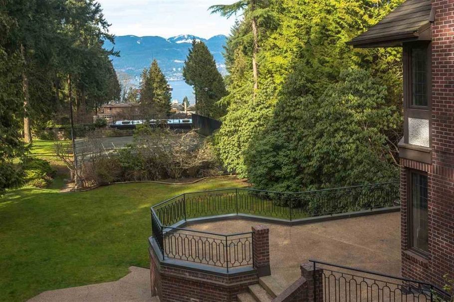 4777 W 2nd Avenue Vancouver, BC - 6