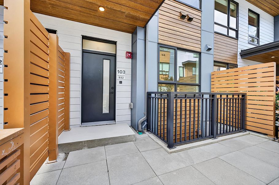 103 932 Lytton Street North Vancouver, BC - 2