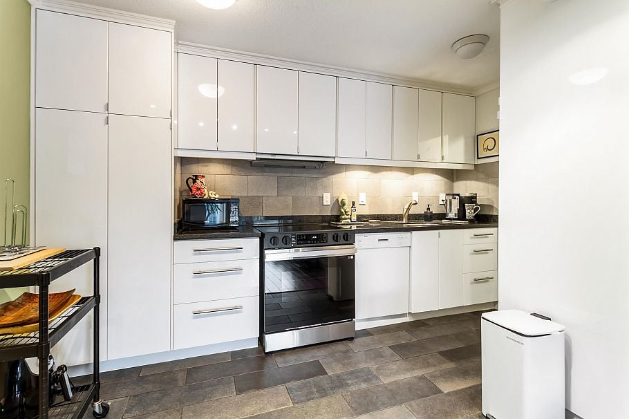 308 2040 Cornwall Avenue Vancouver, BC - 11