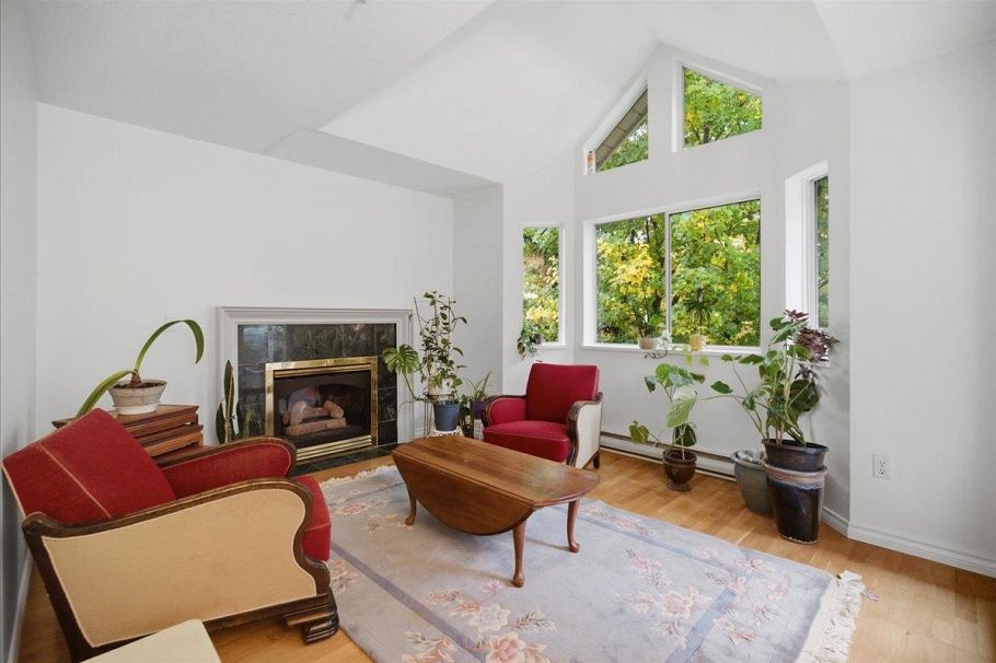 404 1723 Frances Street Vancouver, BC - 1