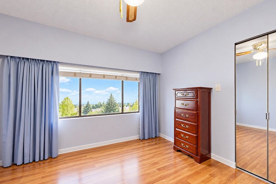 1222 E 51st Avenue Vancouver, BC - 18
