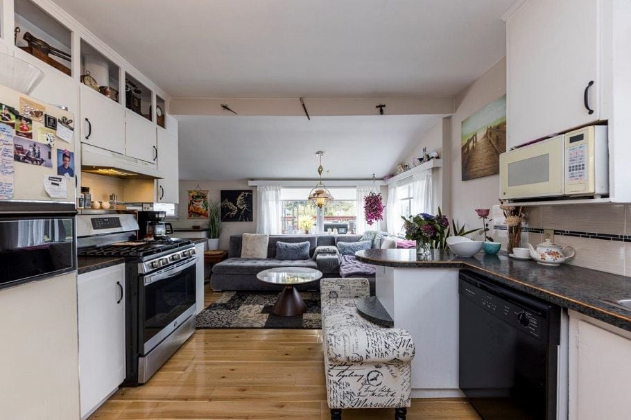 2057 Mahon Avenue North Vancouver, BC - 3