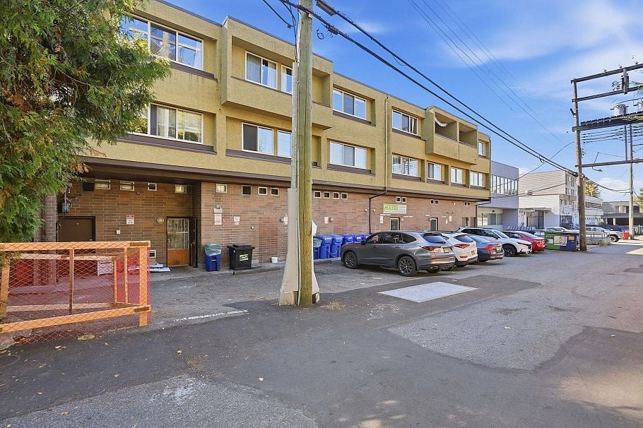 104 3465 Glen Drive Vancouver, BC - 21