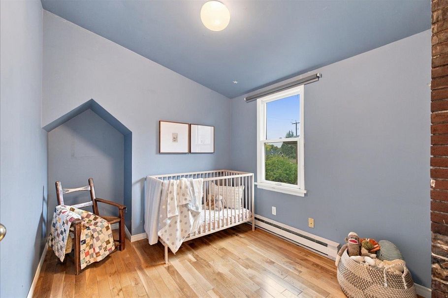 706 W 24th Avenue Vancouver, BC - 27
