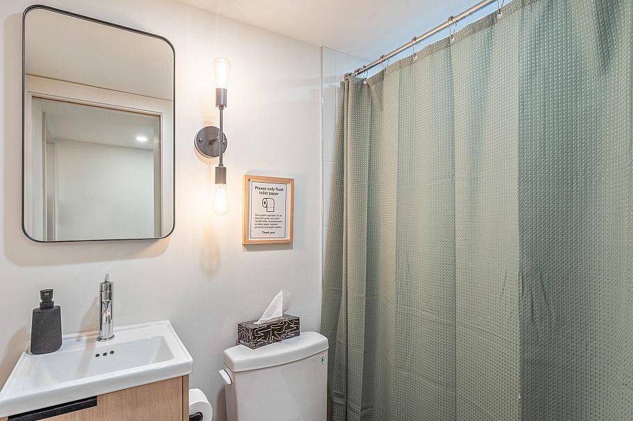 1444 Lakewood Drive Vancouver, BC - 26