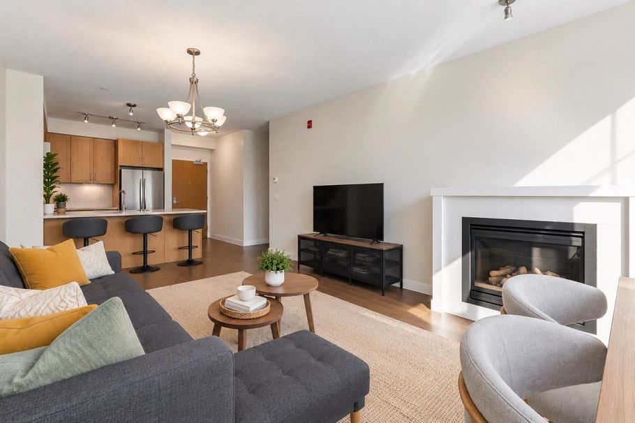 304 119 W 22nd Street Street North Vancouver, BC - 9
