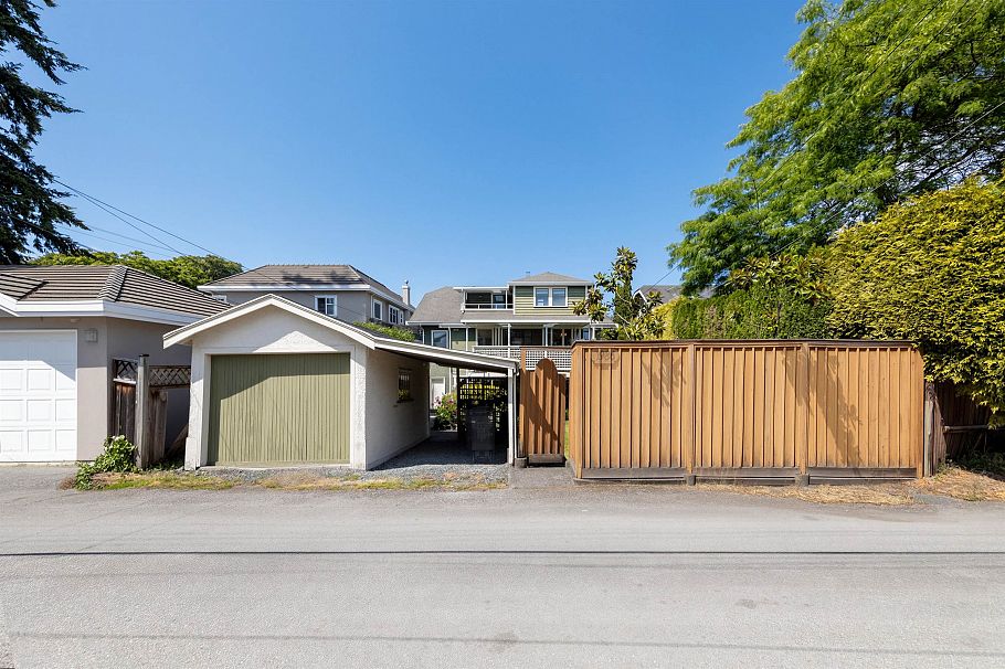 1986 W 43rd Avenue Vancouver, BC - 24