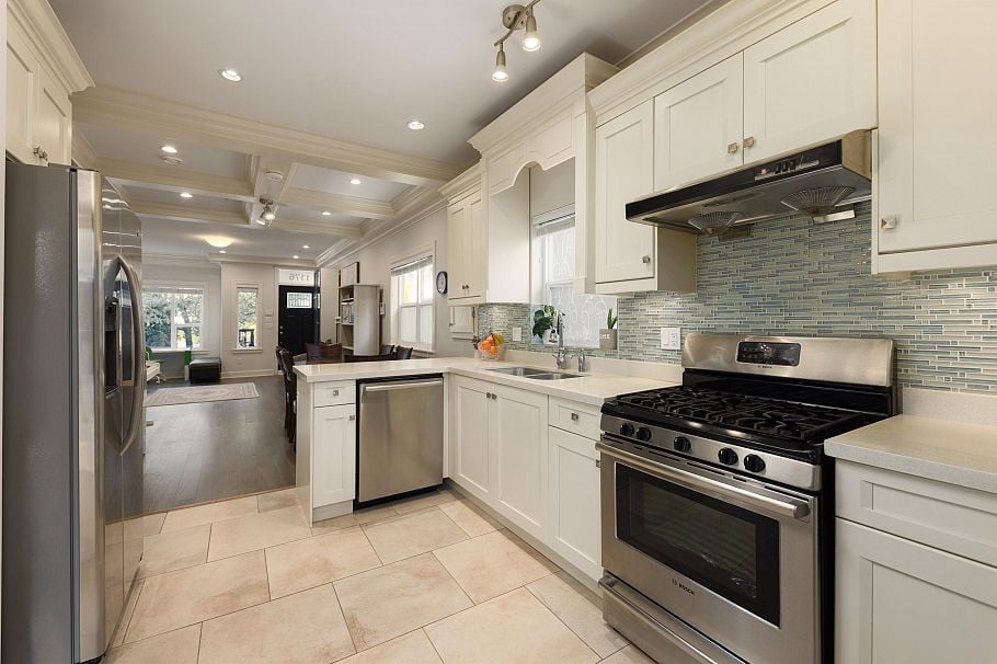 1176 E King Edward Avenue Vancouver, BC - 13