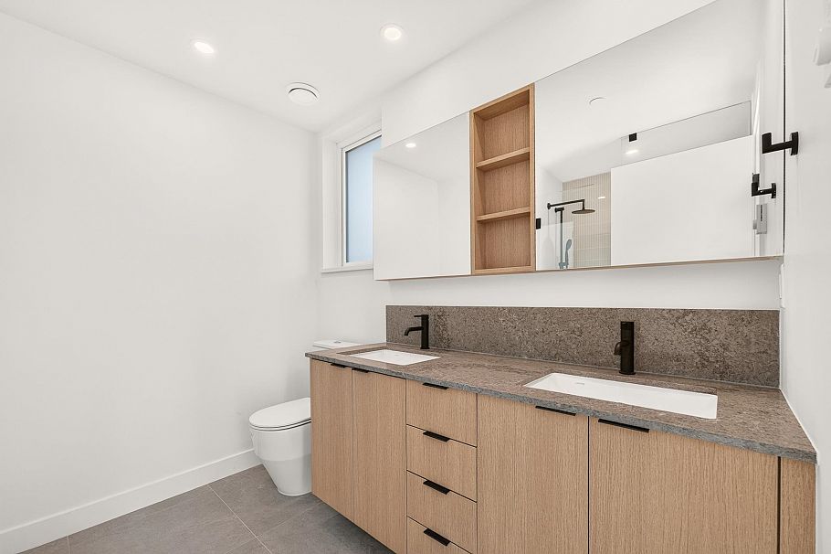 103 934 Lytton Street North Vancouver, BC - 13