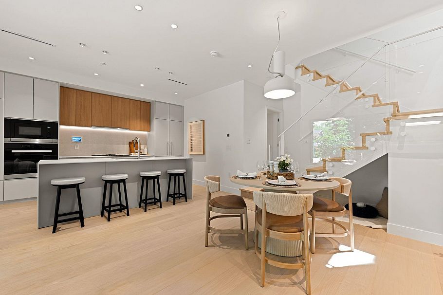 1 2926 W 12th Avenue Vancouver, BC - 3