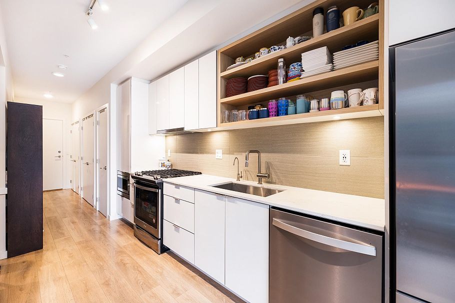 209 725 Marine Drive North Vancouver, BC - 10
