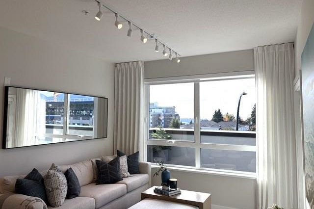 307 110 E 17th Street Vancouver, BC - 8