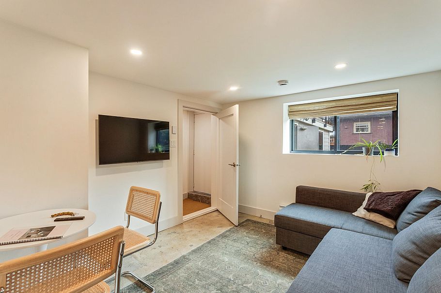 1444 Lakewood Drive Vancouver, BC - 21