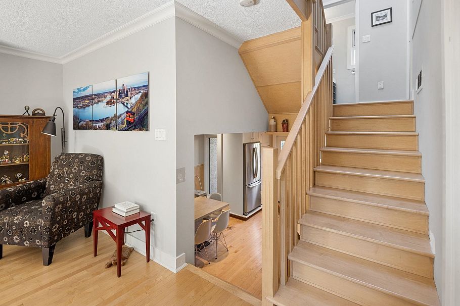 3 230 W 15th Street North Vancouver, BC - 16
