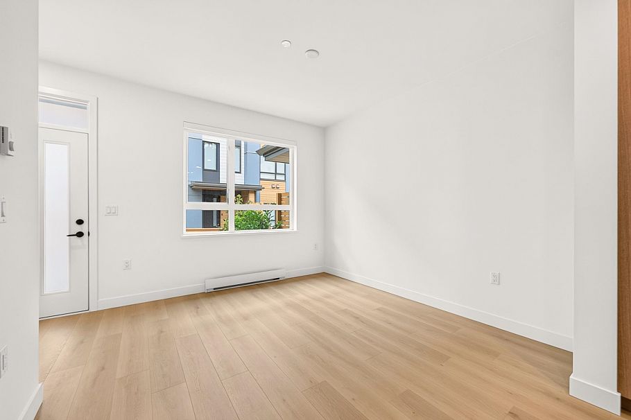 102 932 Lytton Street North Vancouver, BC - 3