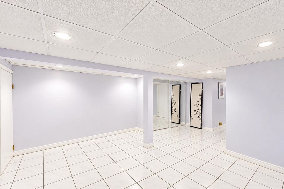 1222 E 51st Avenue Vancouver, BC - 27