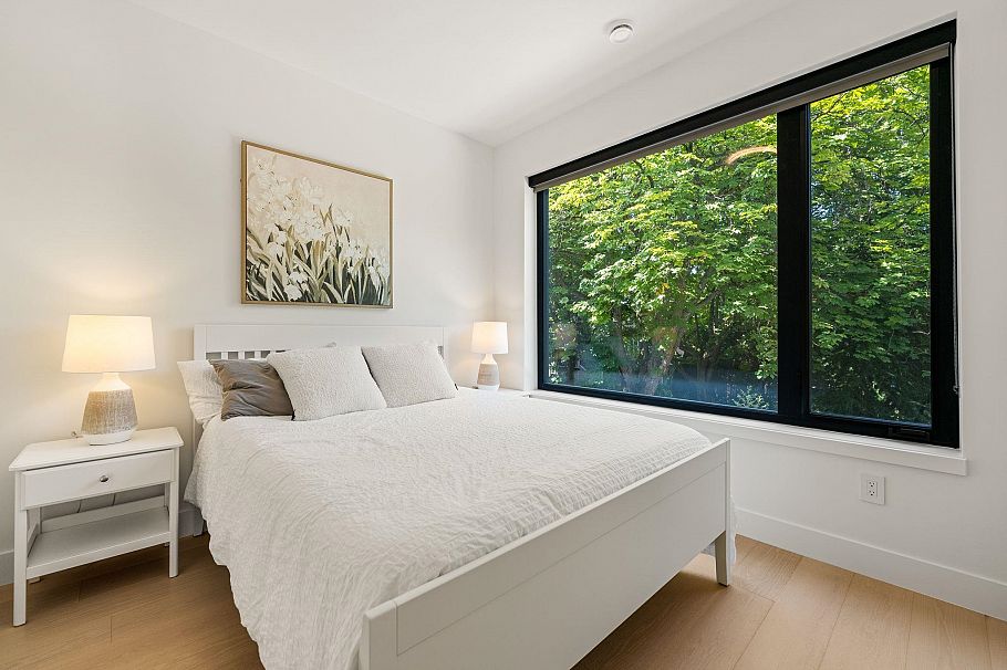1 2926 W 12th Avenue Vancouver, BC - 8
