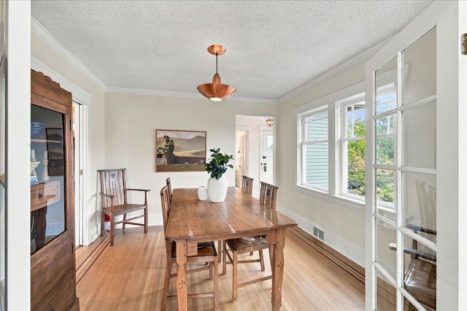 706 W 24th Avenue Vancouver, BC - 10