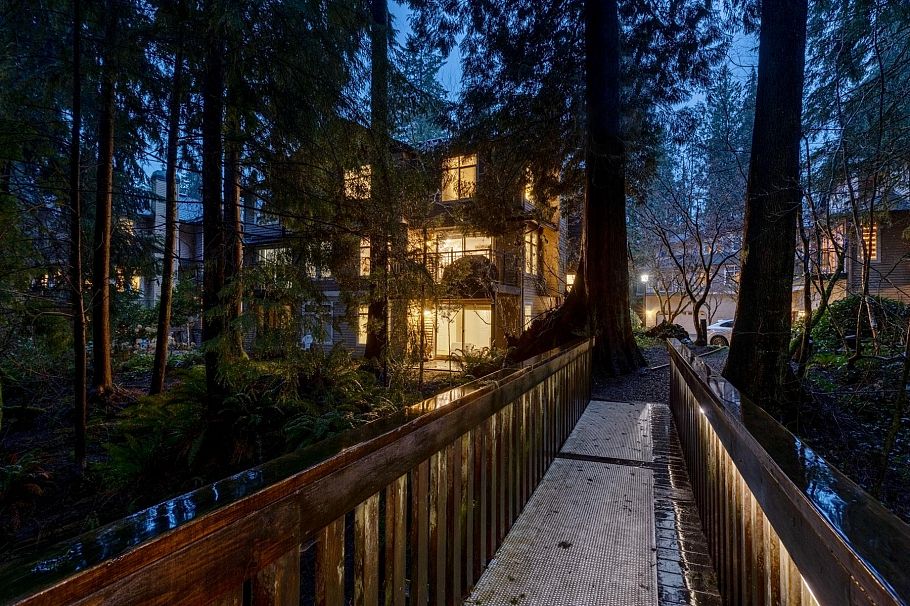 1188 Strathaven Drive North Vancouver, BC - 27