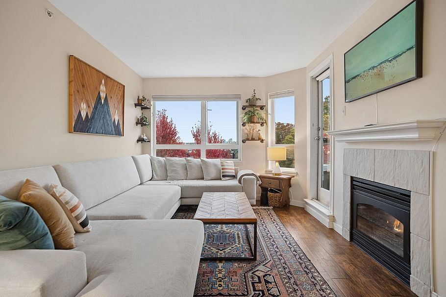 305 1707 Charles Street Vancouver, BC - 4