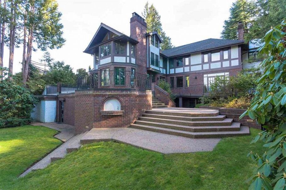 4777 W 2nd Avenue Vancouver, BC - 1