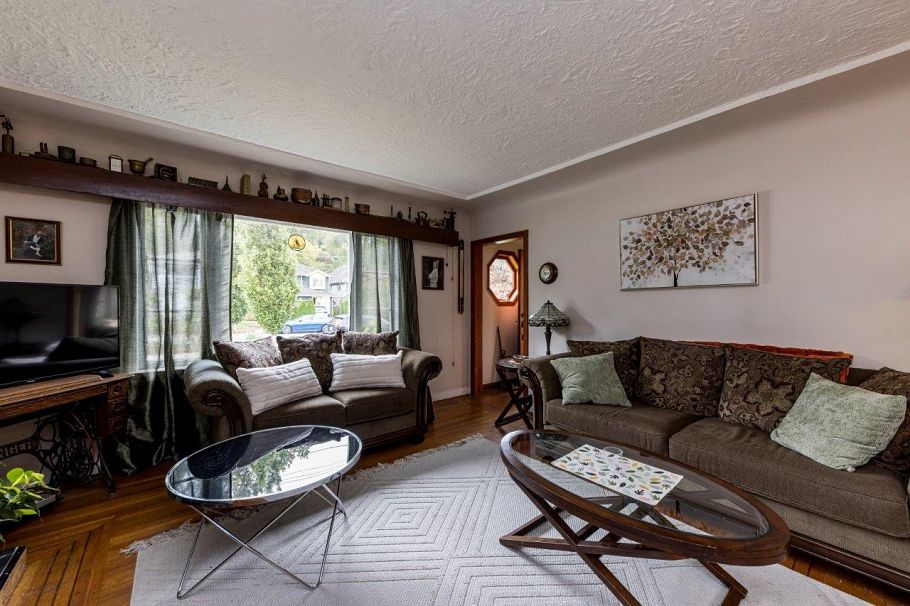 2057 Mahon Avenue North Vancouver, BC - 15