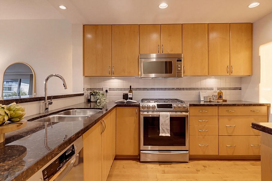404 1428 W 6th Avenue Vancouver, BC - 17