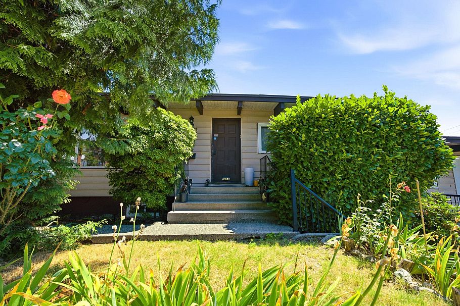 338-342 St. Georges Avenue North Vancouver, BC - 9