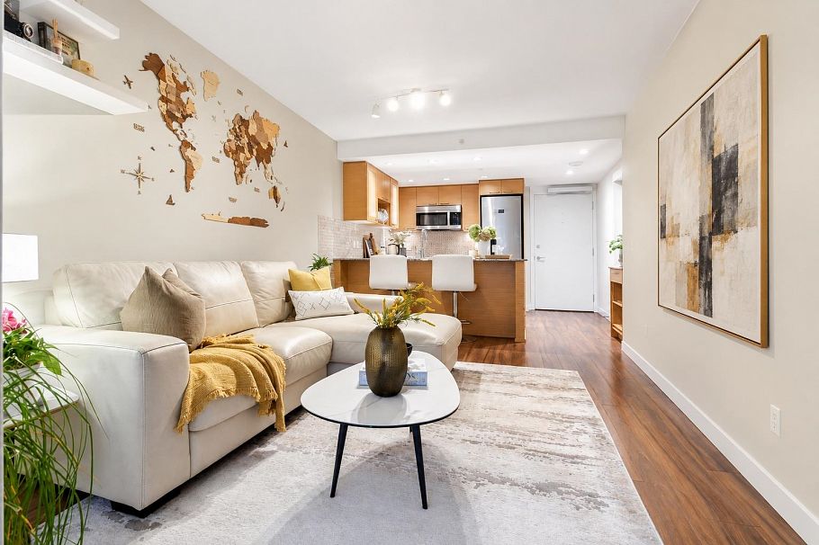 413 135 E 17 Street North Vancouver, BC - 5
