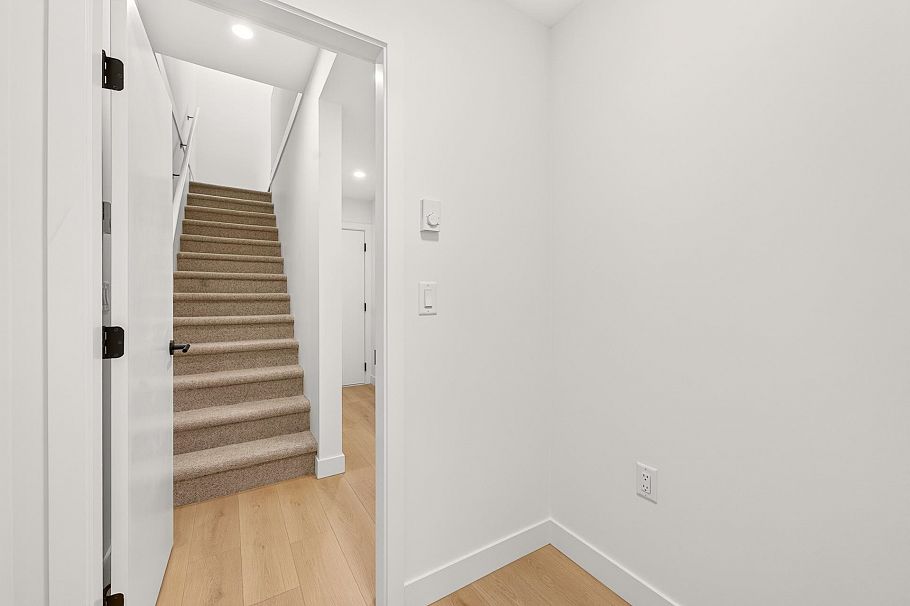 103 932 Lytton Street North Vancouver, BC - 16