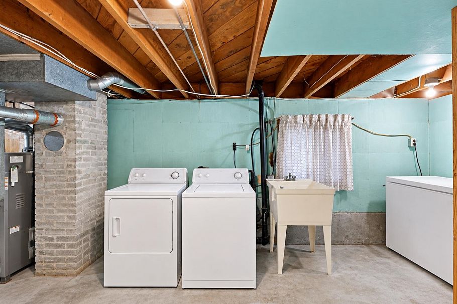 1222 E 51st Avenue Vancouver, BC - 30