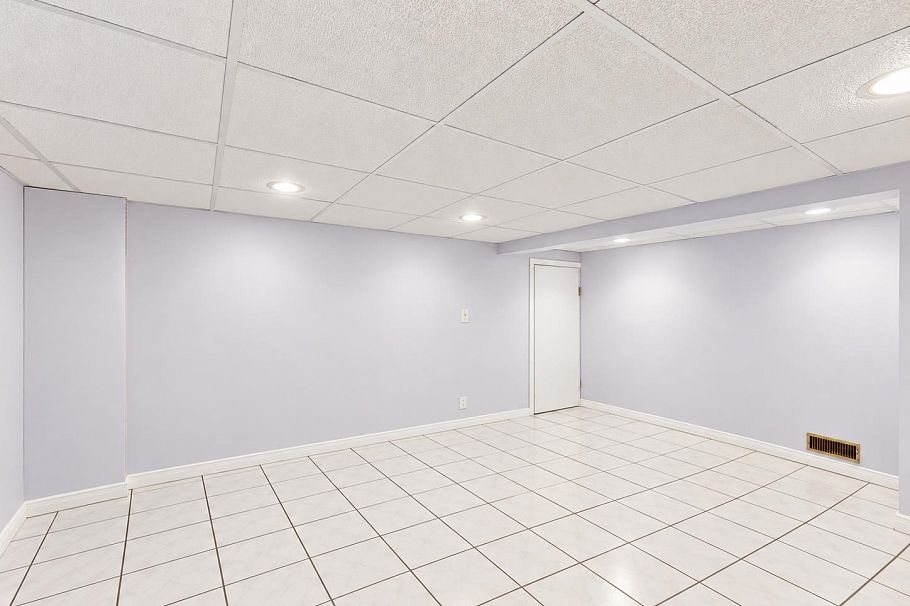 1222 E 51st Avenue Vancouver, BC - 28