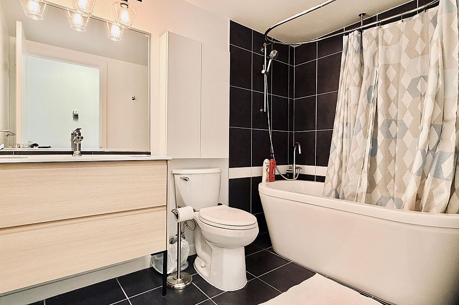 2705 689 Abbott Street Vancouver, BC - 24