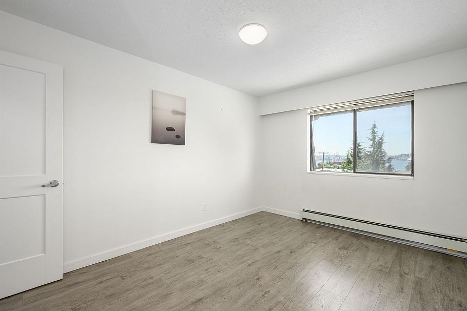 305 310 W 3rd Street North Vancouver, BC - 21