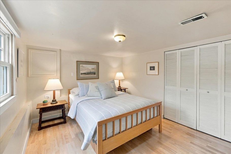 706 W 24th Avenue Vancouver, BC - 33
