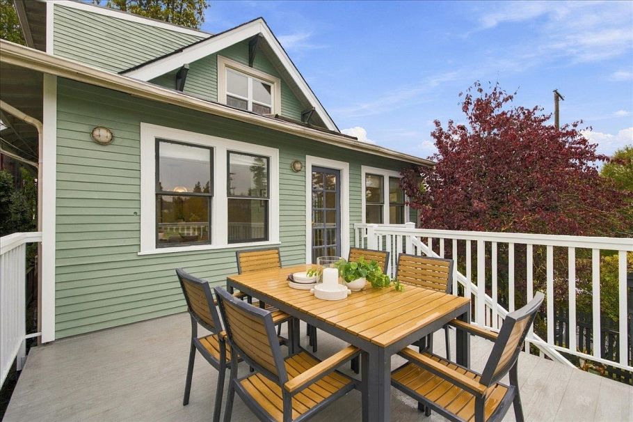 706 W 24th Avenue Vancouver, BC - 20