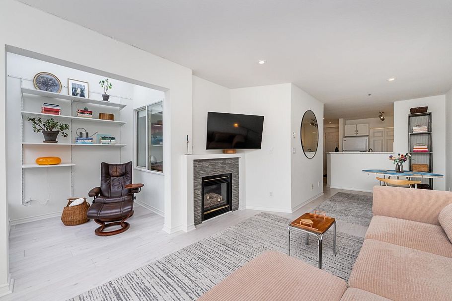 409 1688 E 4th Avenue Vancouver, BC - 2