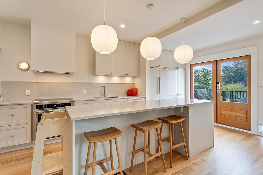1444 Lakewood Drive Vancouver, BC - 10