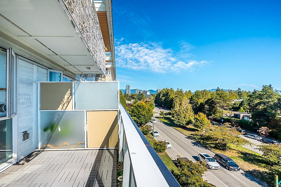602 6677 Cambie Street Vancouver, BC - 4